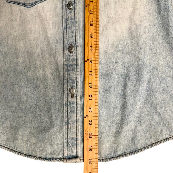 Vintage Outlaw Denim Shirt Women's Small USA Made Light Wash Western Jean Top - Picture 11 of 12